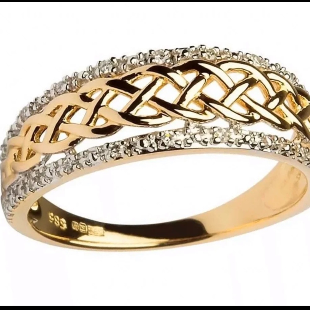 18K Yellow Gold Filled Infinity Ring size 6